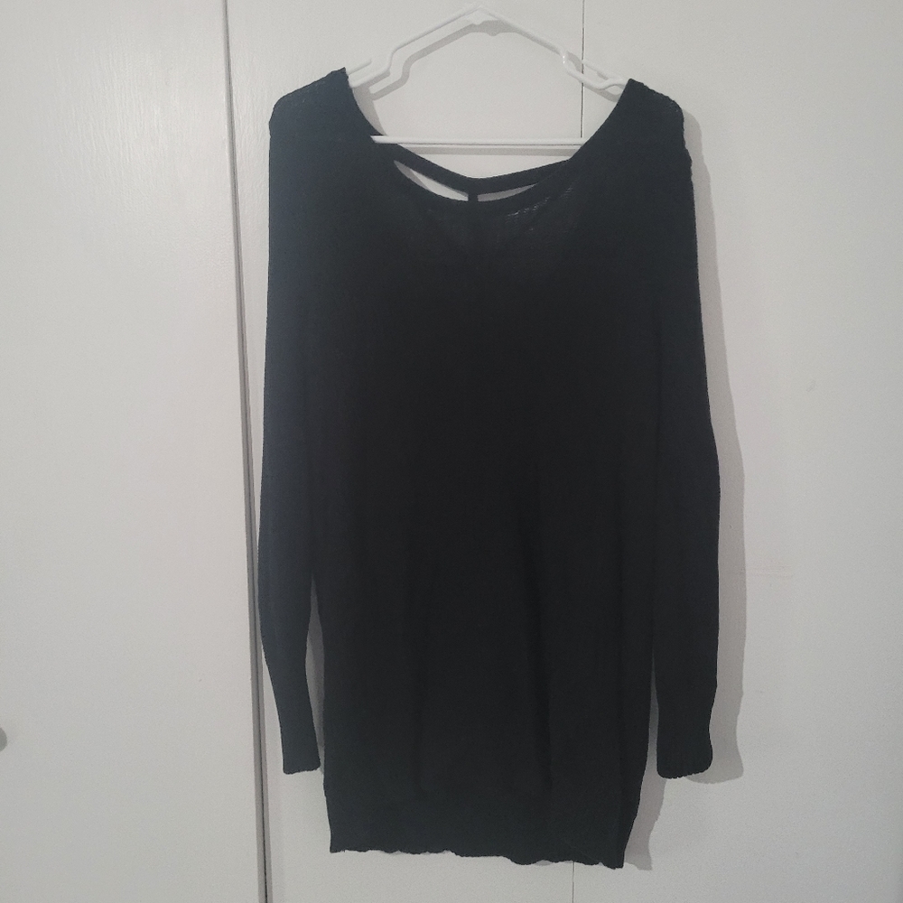 Torrid sweater with cut out back size 1x